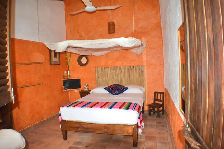 Room 4 of 36