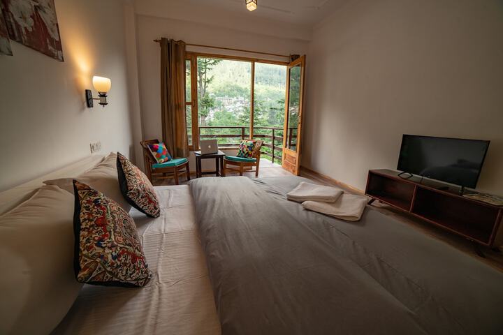 Room 15 of 80