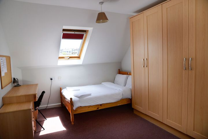 Room 6 of 14