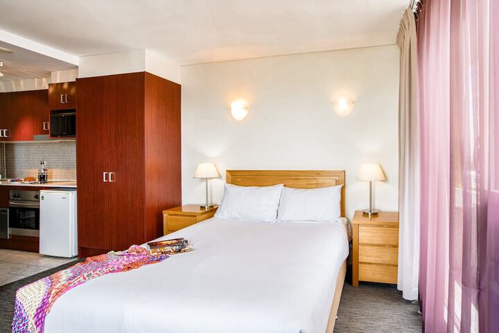 Room 42 of 80