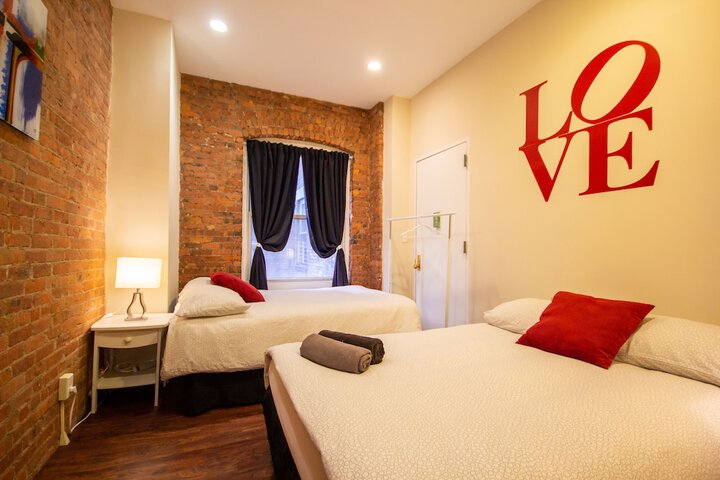 Room 10 of 121