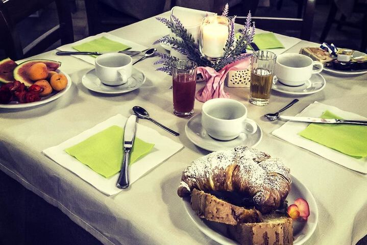 Breakfast/Coffee Service 14 of 32