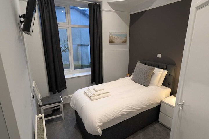 Room 41 of 49