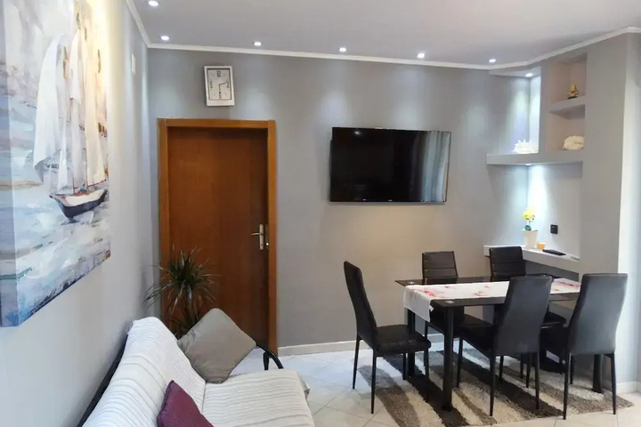 Room 4 of 15