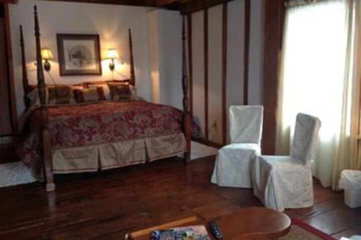 Room 14 of 21