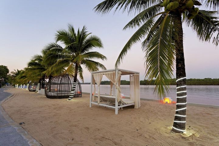 Beach 276 of 313