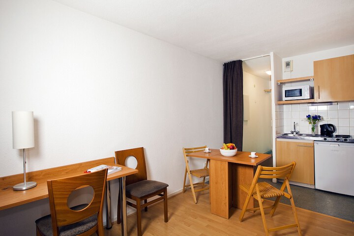 Room 9 of 24