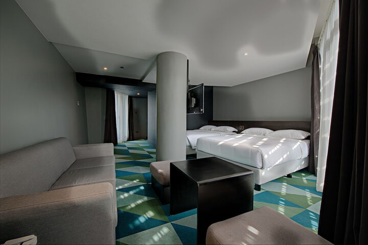 Room 12 of 72