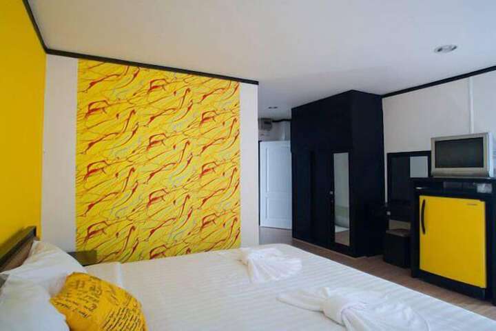 Room 14 of 22