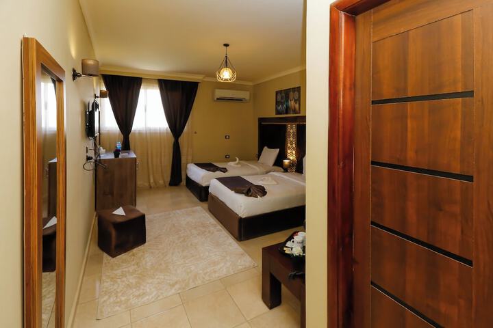 Room 28 of 110