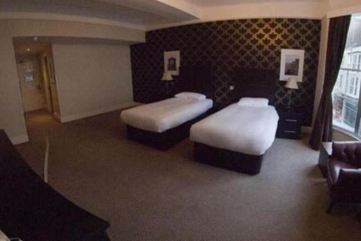 Room 24 of 64