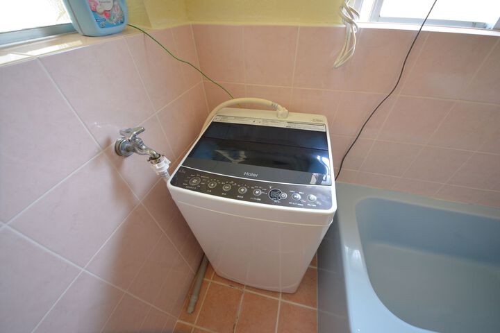 Laundry 4 of 8