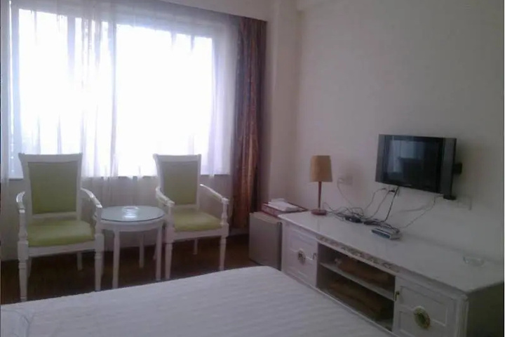 Room 3 of 7