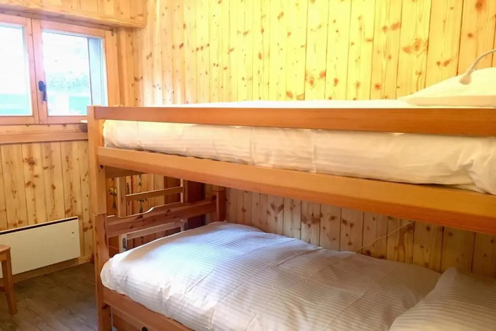 Room 5 of 10