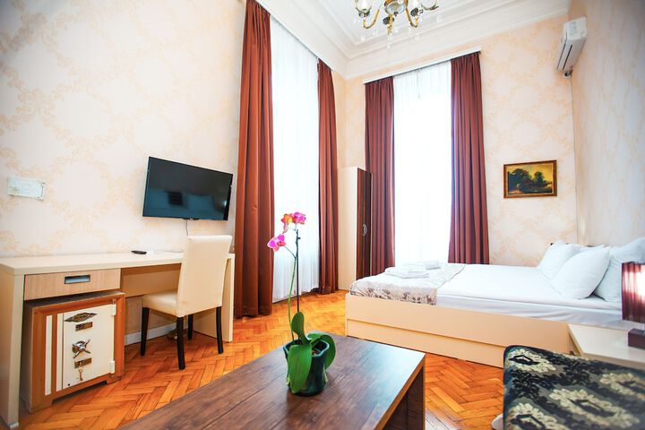 Room 9 of 91