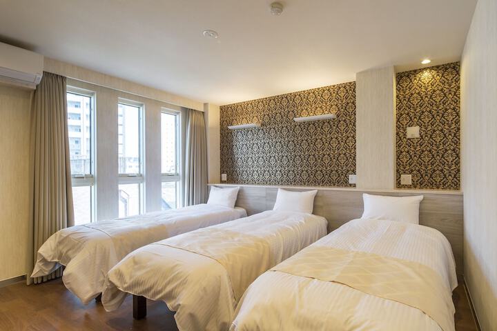 Room 16 of 38