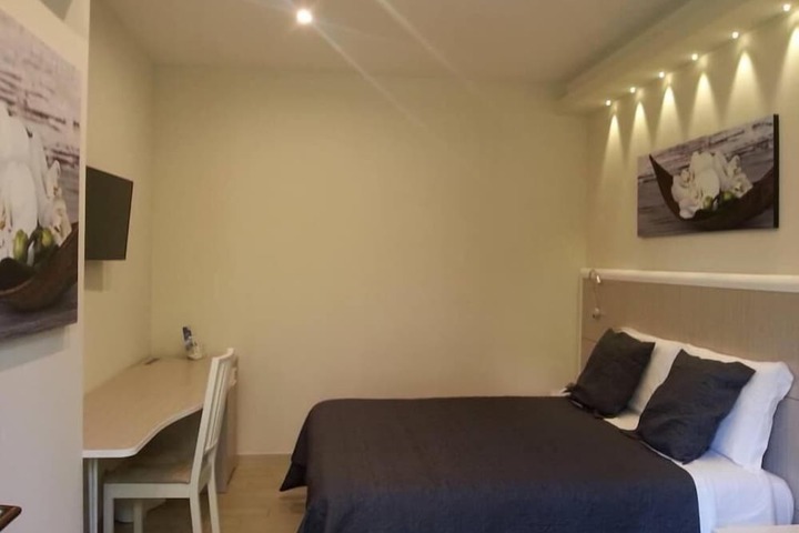 Room 8 of 40