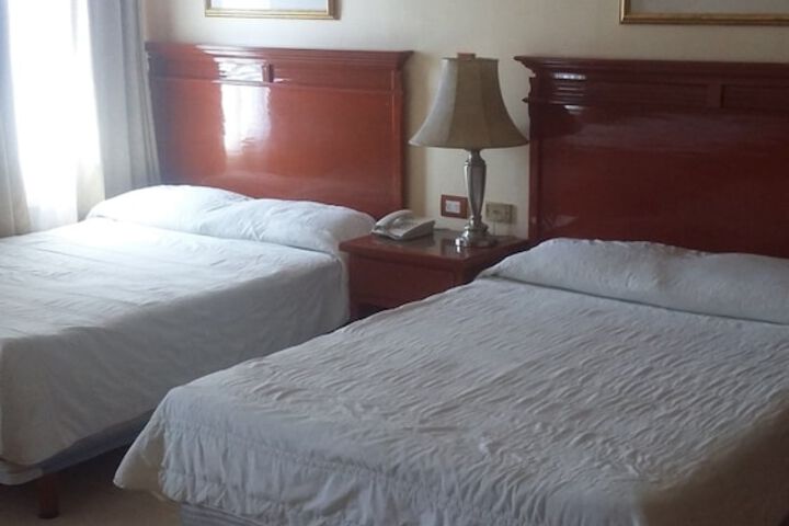 Room 6 of 15