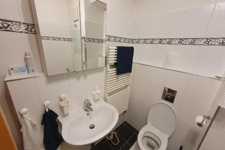 Room 7 of 15