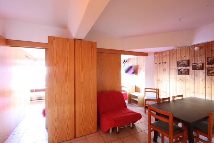 Room 49 of 74