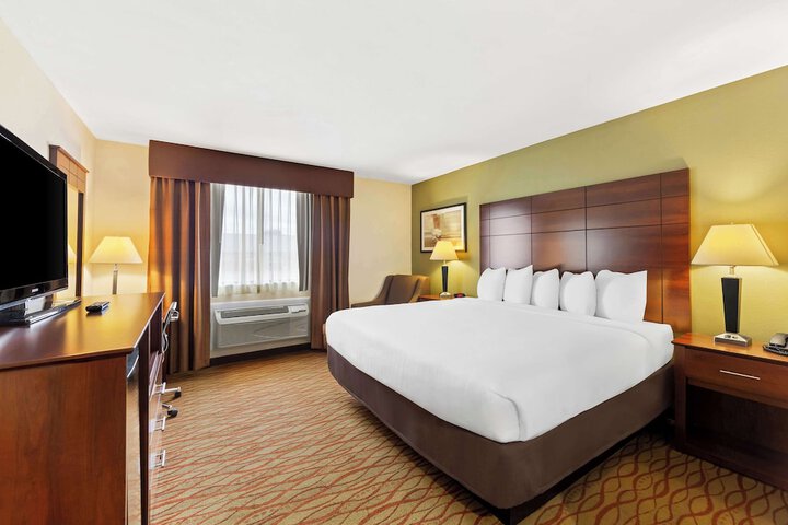 Room 5 of 25