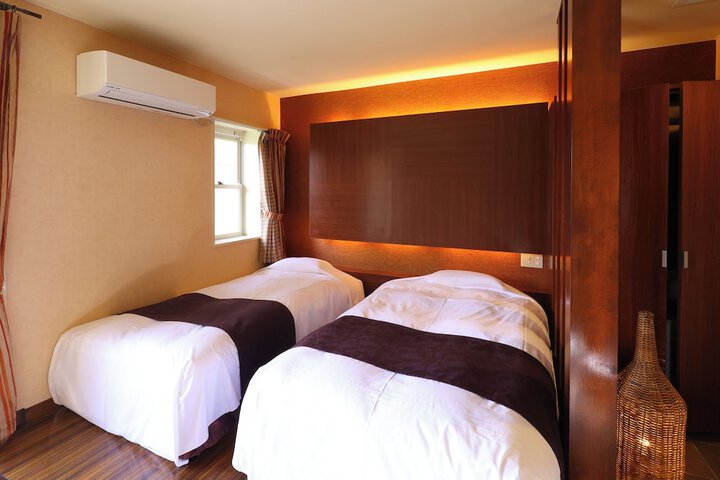 Room 15 of 84