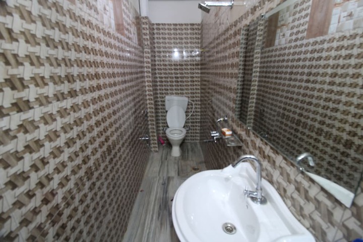 Room 17 of 27