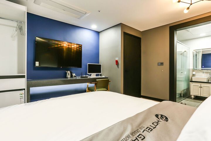 Room 87 of 165