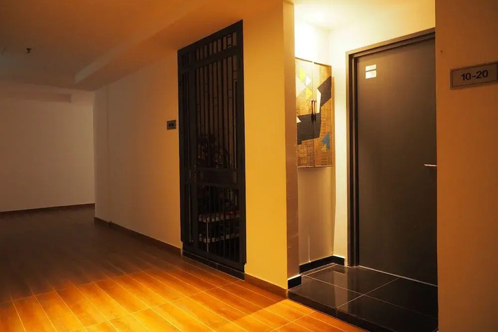 Room 10 of 26