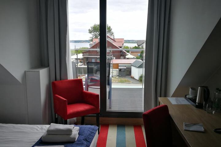 Room 19 of 58