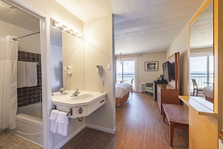 Room 16 of 118