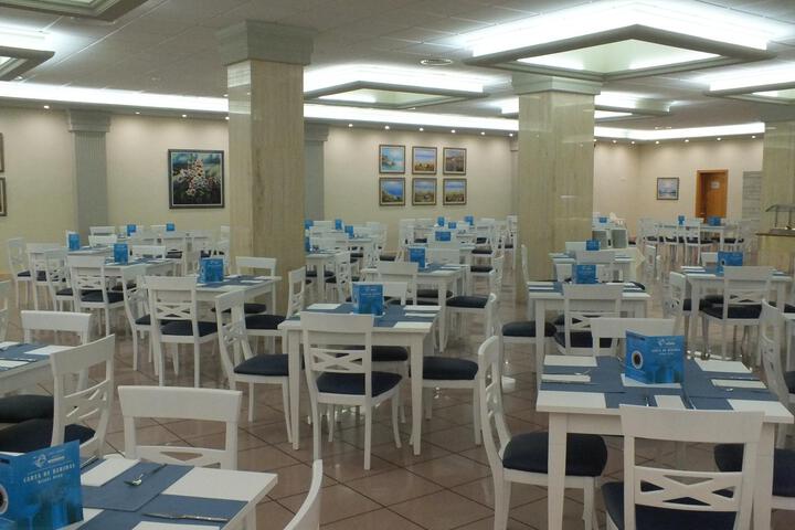 Dining 4 of 30