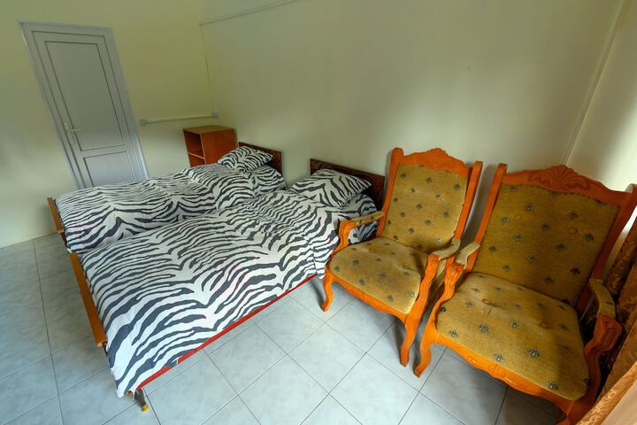 Room 15 of 27