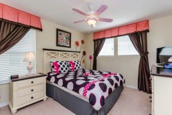 Room 15 of 25