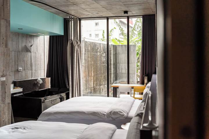 Room 15 of 57