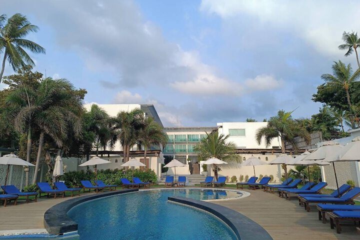 Pool 108 of 218