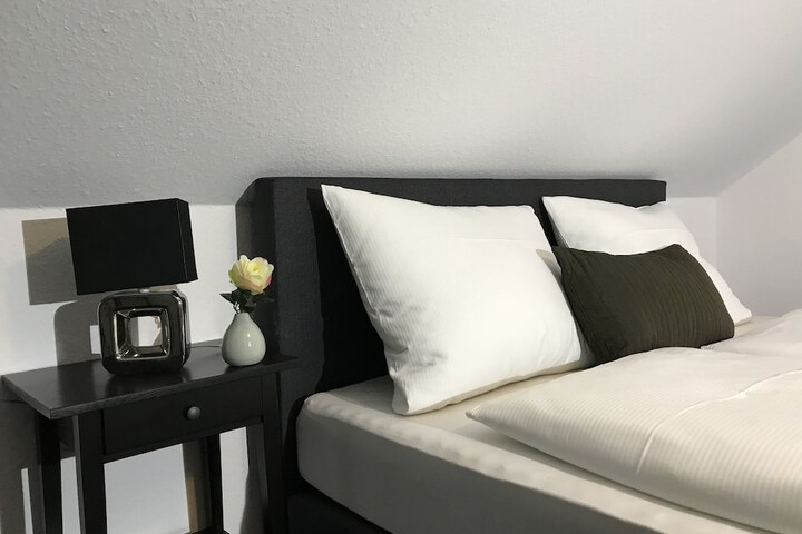 Room 3 of 33