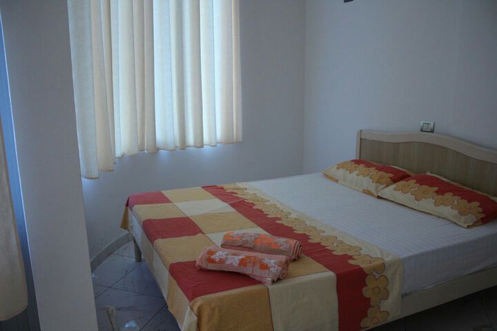 Room 10 of 20