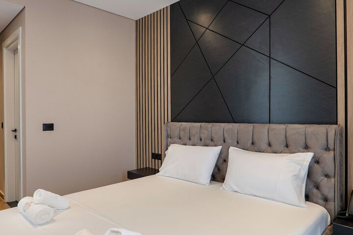Room 15 of 115