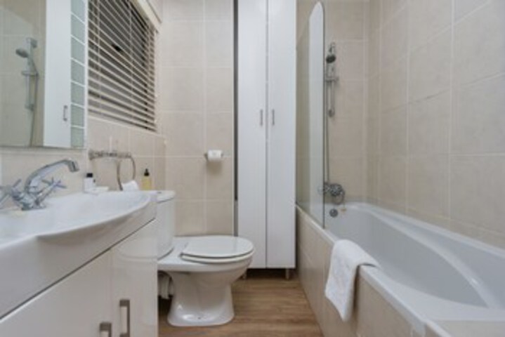 Room 4 of 15