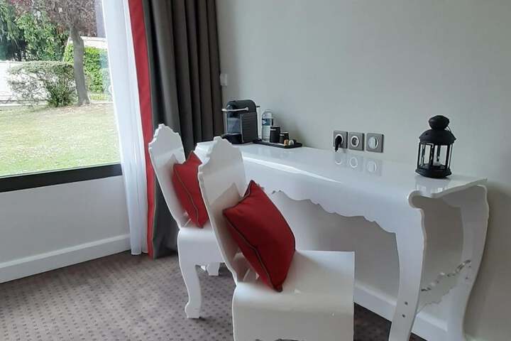 Room 15 of 44