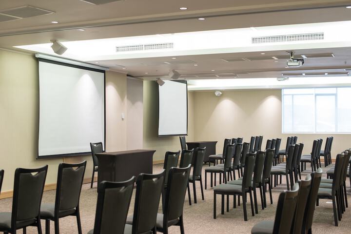 Business Center 24 of 26
