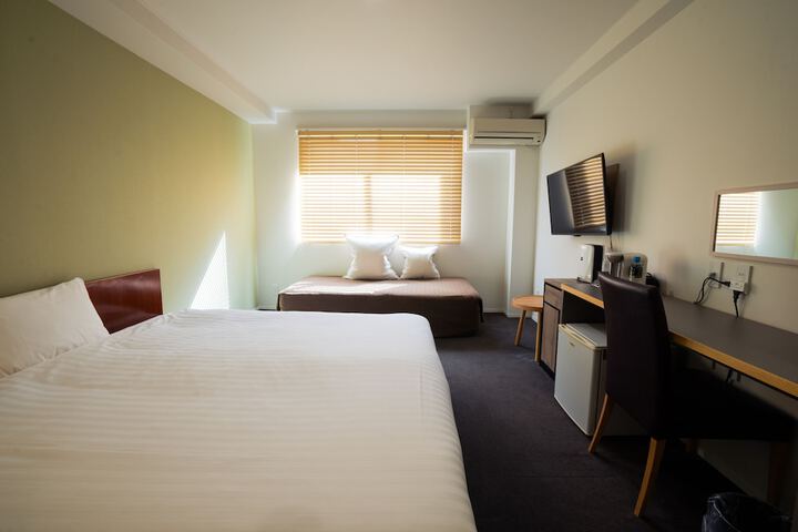 Room 5 of 40