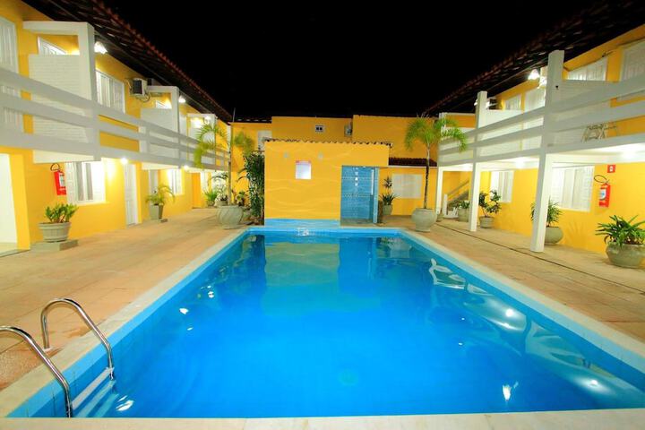 Hotel Pool