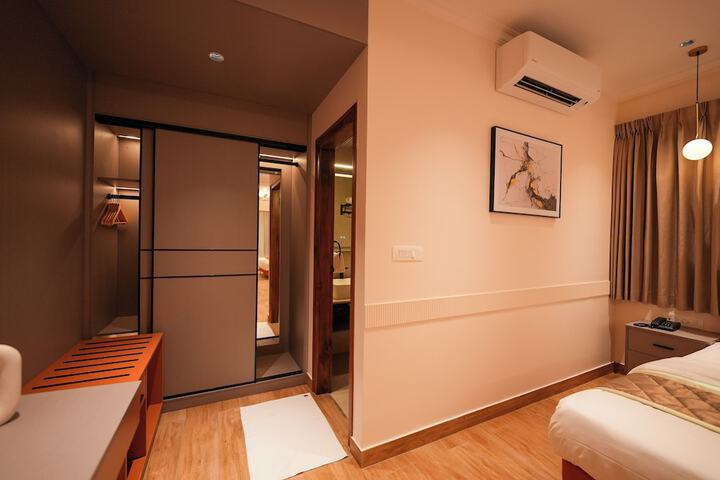 Room 16 of 49