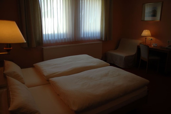 Room 9 of 47