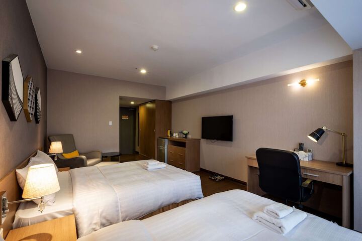 Room 15 of 94
