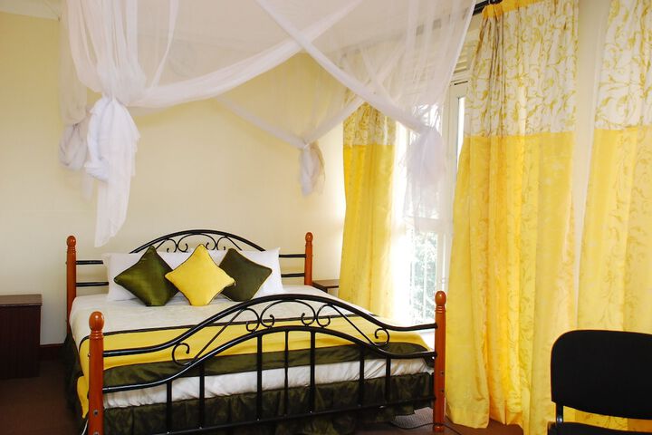 Room 2 of 9