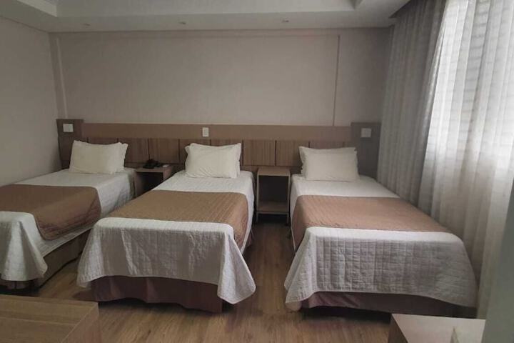 Room 16 of 34