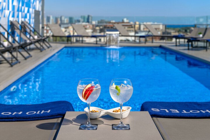 Hotel with Pool